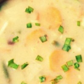 Легкий куриный суп с зеленью