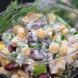 Простой салат с сухариками -Рецепт